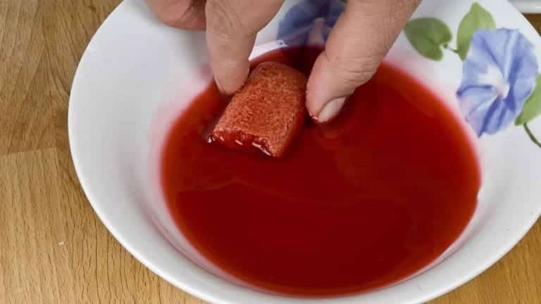 Savoiradi imbevuti nell'alchermes, preparazione zuppa inglese dolci al cucchiaio