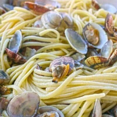 Spaghetti alle vongole ricetta perfetta con ingredienti, dosi e consigli.