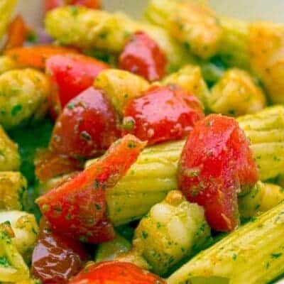 Pasta al pesto con gamberi, pomodorini e zenzero ricetta estiva facile e veloce con poche calorie