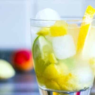 Caipiroska alla pesca e zenzero: la ricetta cocktail dell'estate. Ricetta top!