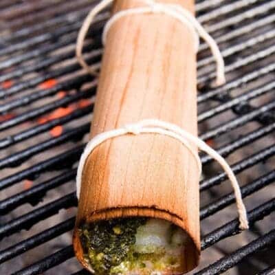 Grigliate estive: involtini di gamberi, pesto e Feta alla griglia, una ricetta irresistibile