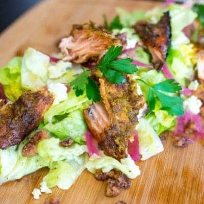 Insalata di salmone al curry: ricetta gourmet per un pranzo leggero e gustoso