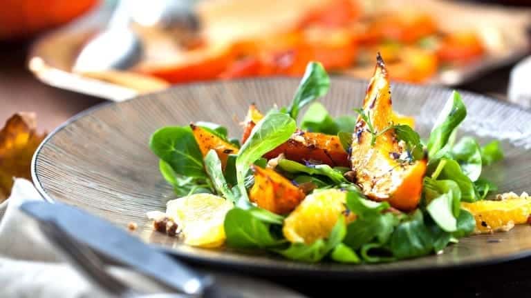 Insalata di zucca e pompelmo, insalatona gourmet, ricette con la zucca, ricetta