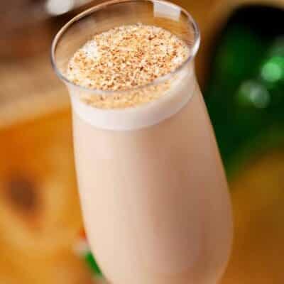 Porto Flip cocktail recipe, cocktail with Porto and egg yolk, cocktail recipe