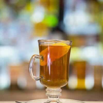 Grog ricetta cocktail con ingredienti e dosi, drink da aperitivo invernale, grog di Natale