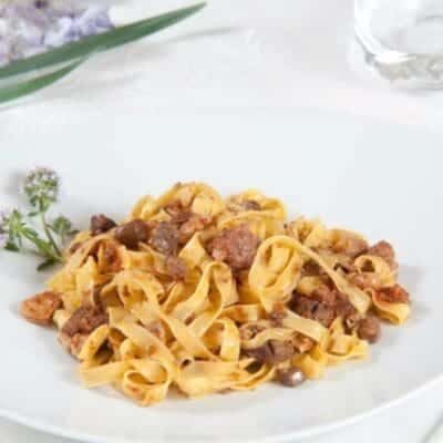 Ricette dei grandi chef, tagliatelle con ragù alla Cavour, comodino di frattaglie primo piatto piemontese