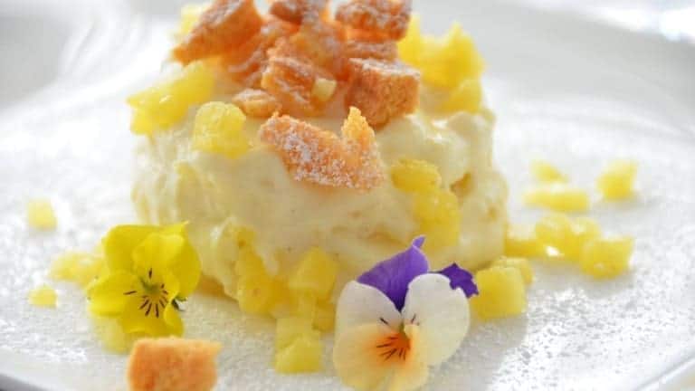 Mimosa cake with white chocolate and pineapple: the perfect recipe