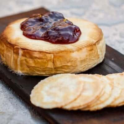 Formaggio alla griglia ricetta facile e veloce, come grigliare il formaggio Camembert