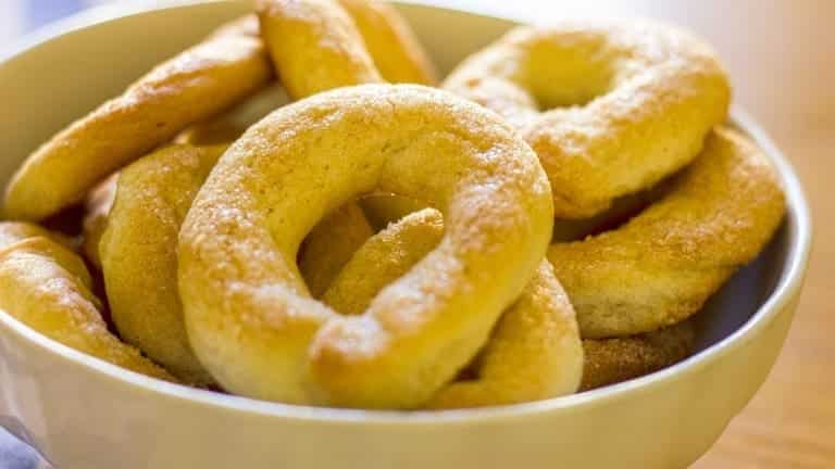 Vegan wine cookies, sweet easy recipes, sweet vegan recipes, vegan cookies