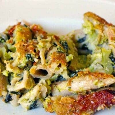 Pasta al forno vegana ricetta facile e veloce per fare penne gratinate con ragù vegano di erbe aromatiche