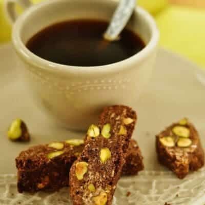 Cantucci con cacao e pistacchi, ricetta biscotti al cacao, biscotti perfetti