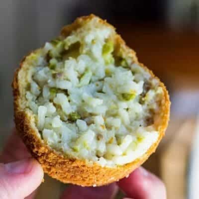 Rice arancini recipe with asparagus, sausage and pit cheese: the perfect recipe