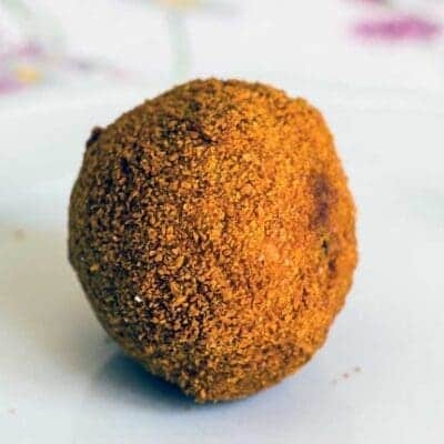 Arancini di riso asparagi salsiccia e formaggio di fossa, ricette golose