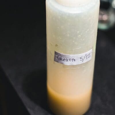 Orzata ricetta con ingredienti e dosi per fare l'orzata, sciroppo di mandorle per cocktail Mai Tai