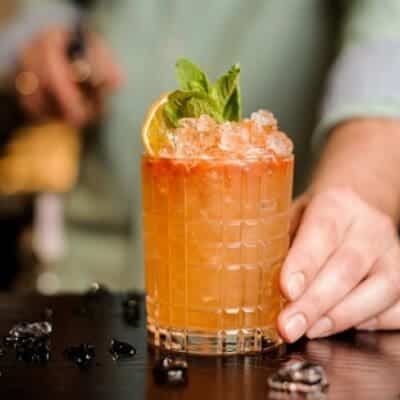 Cocktail Carrie: la ricetta per fare un aperitivo piccante con grappa