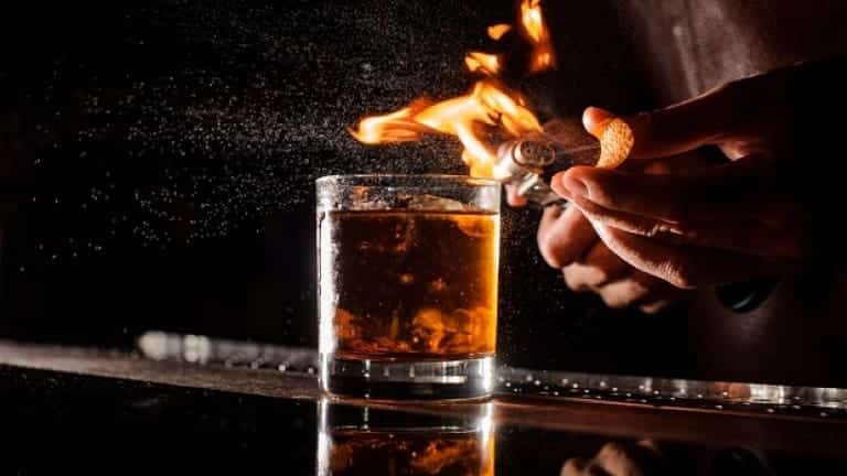 Grappa Fashioned: cocktail con Grappa, Marsala e tè nero