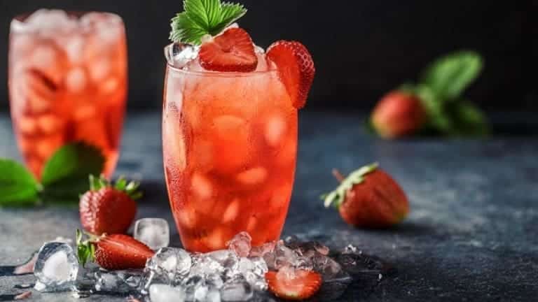 Aperitivo con ginger e prosecco, ricetta facile e veloce per fare cocktail buono