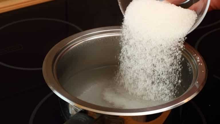 Sciroppo di zucchero ricetta per fare cocktail, acqua e zucchero ingredienti