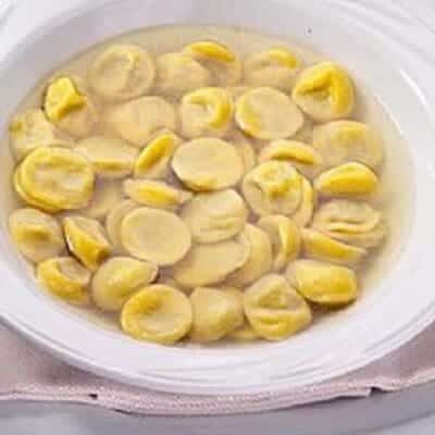 Anolini in brodo della bassa. Ricetta di magro per il cenone di Natale. Emilia.