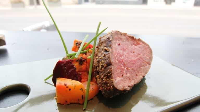 Filetto di carne e Sangiovese. Abbinamento perfetto per la carne. Redinoce.