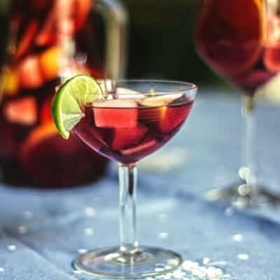 Sangria spagnola, ricetta originale con ingredienti e dosi per fare bevanda a base di vino