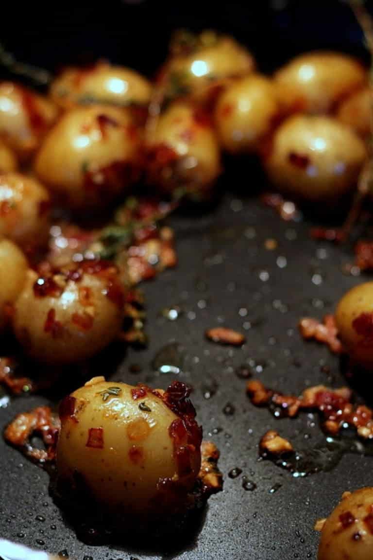 Fourth of July Beef recipe: fillet with baby potatoes and caramelized onions