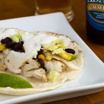 Tacos con pesce, ananas e mais. Ricetta originale messicana con foto e consigli.