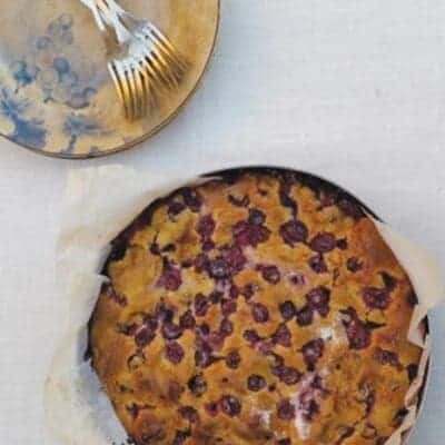 Grape flat bread (schiacciata con l’uva) recipe: the best Italian recipes.