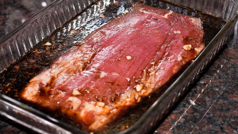 Carne di manzo marinata nella birra scura Porter: come marinare la carne.