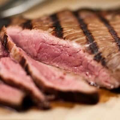 Marinatura con la birra per la carne alla griglia: ricetta per il barbecue.