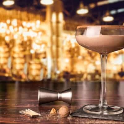 Alexander cocktail ricetta originale, cocktail con panna cognac e crème de cacao