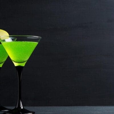 Apple Martini, Appletini, cocktail verde con liquore di mela, vodka e triple sec