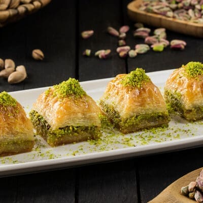 Baklava ricetta originale, dolce di pasta fillo miele e pistacchi
