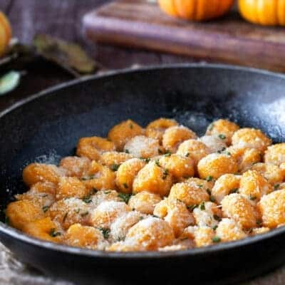 Gnocchi di zucca con provola affumicata ricetta facile e veloce per fare primo piatto gustoso