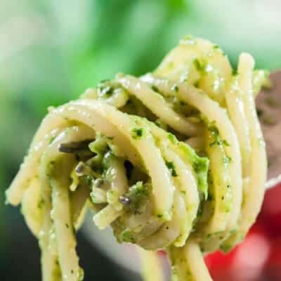 Linguine al pesto di rucola ricetta vegetariana facile e veloce