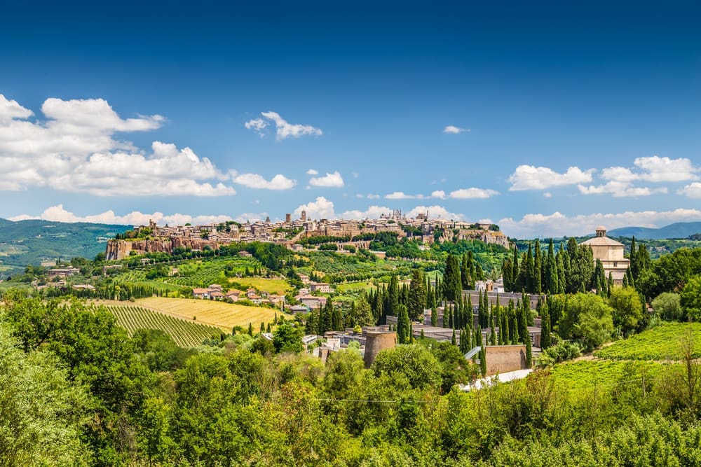 Orvieto veduta panoramica, cosa vedere ad Orvieto, cosa mangiare e dove bere buon vino