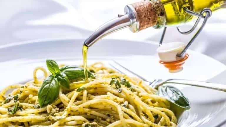Pasta al pesto con fagiolini e patate