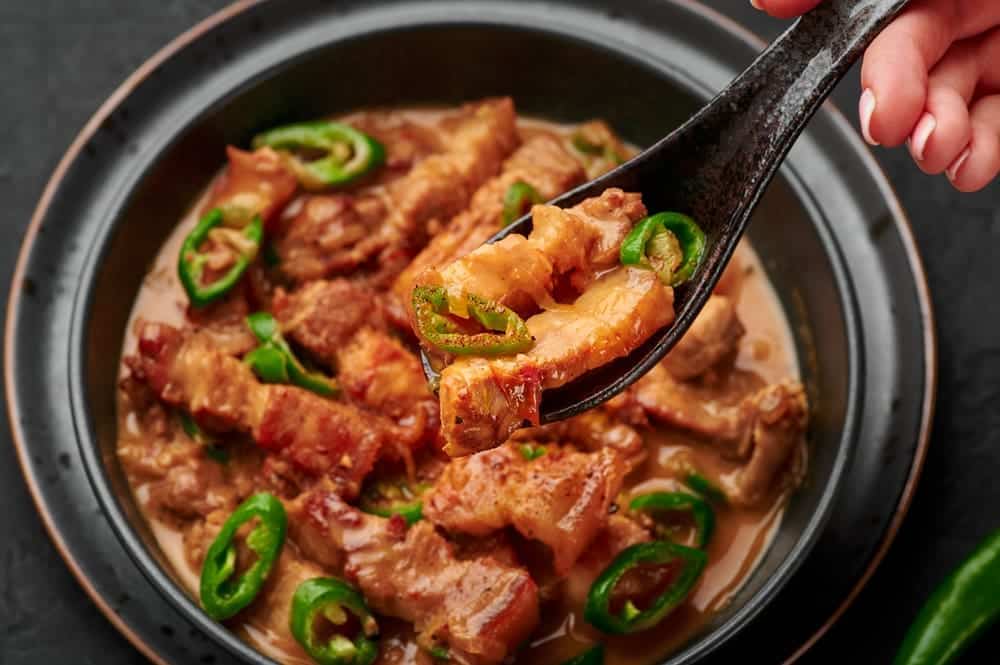 Stewed pork with dates and coconut milk: the perfect recipe