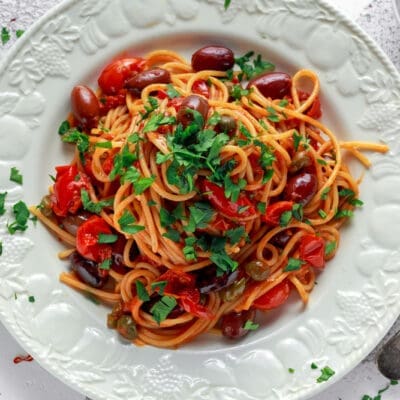 Spaghetti alla puttanesca ricetta con ingredienti e dosi, come fare un grande primo piatto
