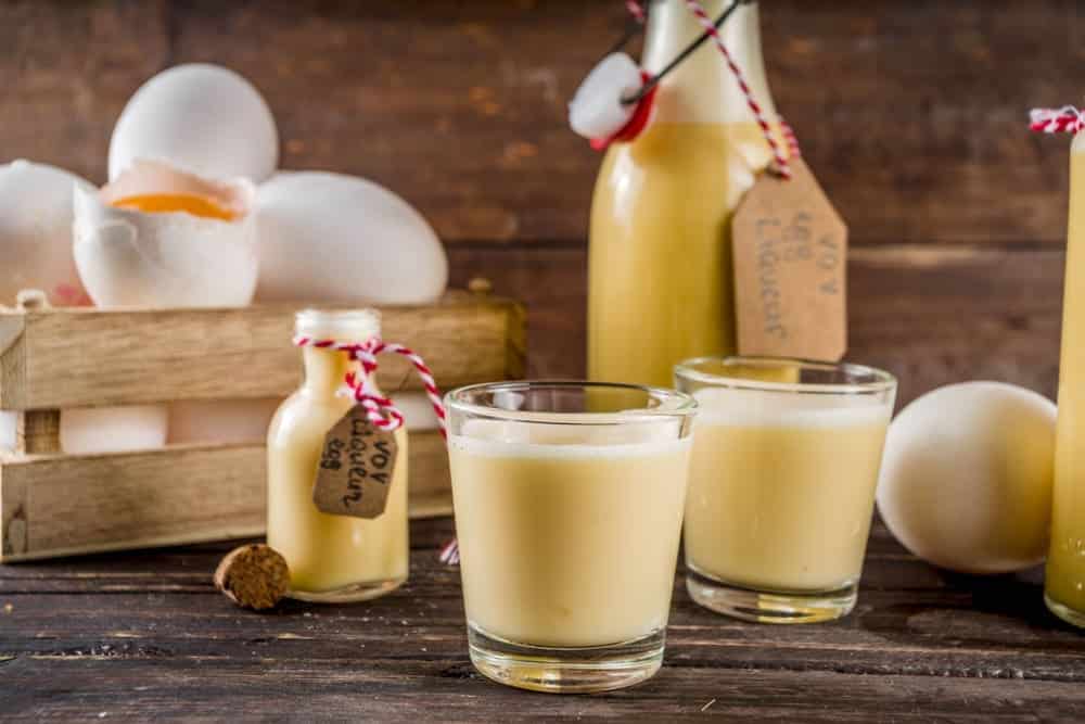 Homemade Egg Liqueur: The Perfect Recipe of Aunt Blanca