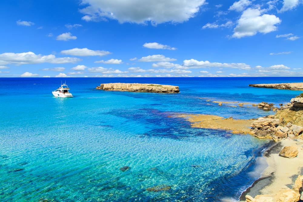 South of the Cyclades, the island of Crete, which is the biggest of Greece's islands