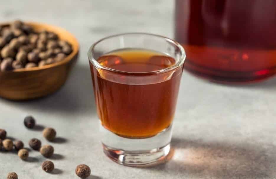Pimento Dram Unveiled: Crafting, Mixing, and Savoring the Allspice Elixir