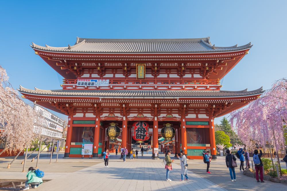 Tokyo come non l’hai mai vista: Un Giorno tra Incenso e Bancarelle al Sensō-ji