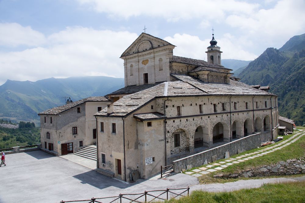 Santuario di San Magno cosa fare e vedere itinerari guida turistica storia orari biglietti