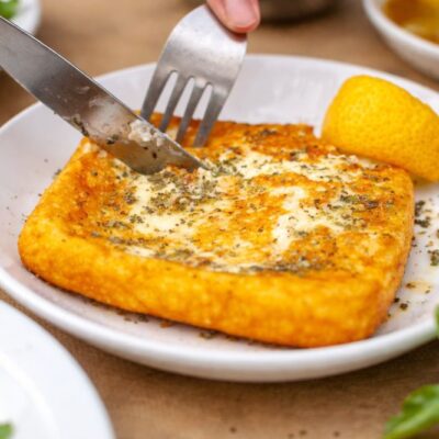 Saganaki ricetta originale greca per fare il formaggio fritto