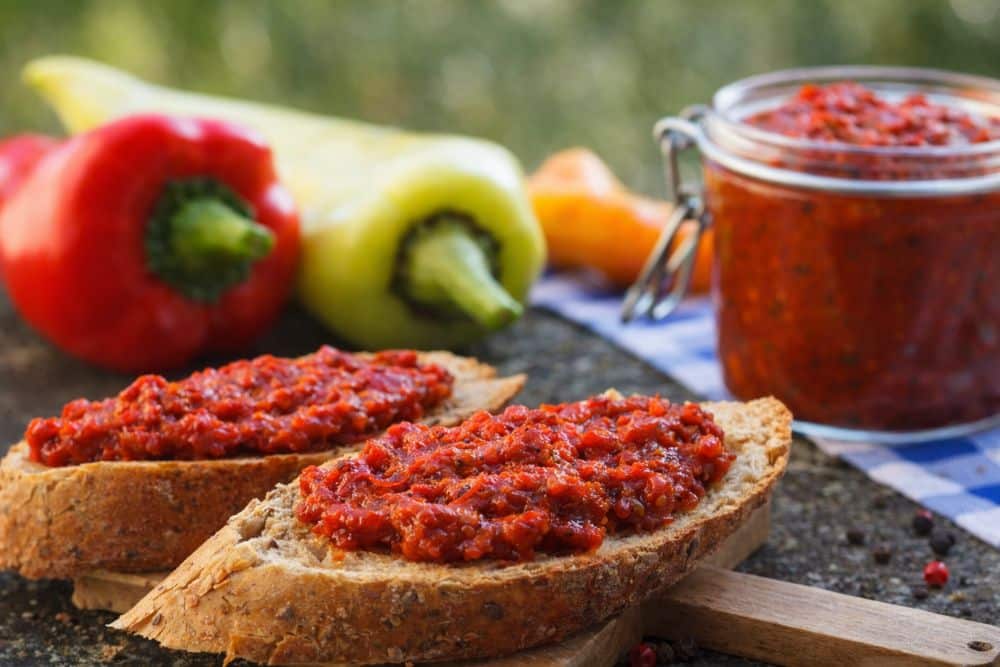 Ajvar: la ricetta per fare la leggendaria salsa rossa di peperoni