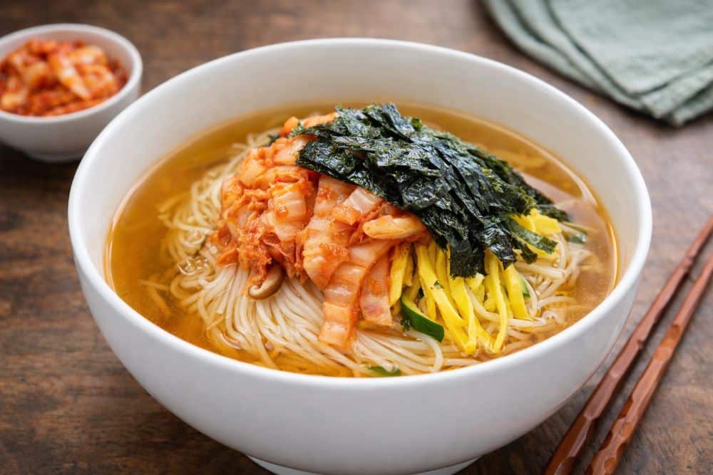 Janchi guksu: la zuppa con i noodles della festa