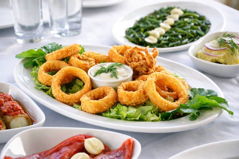 Kalamar tava: calamari dorati e croccanti come nelle taverne di Istanbul