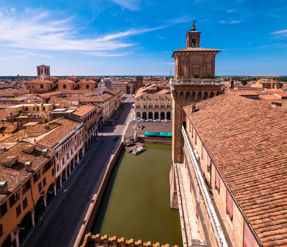 Castello Estense fossato