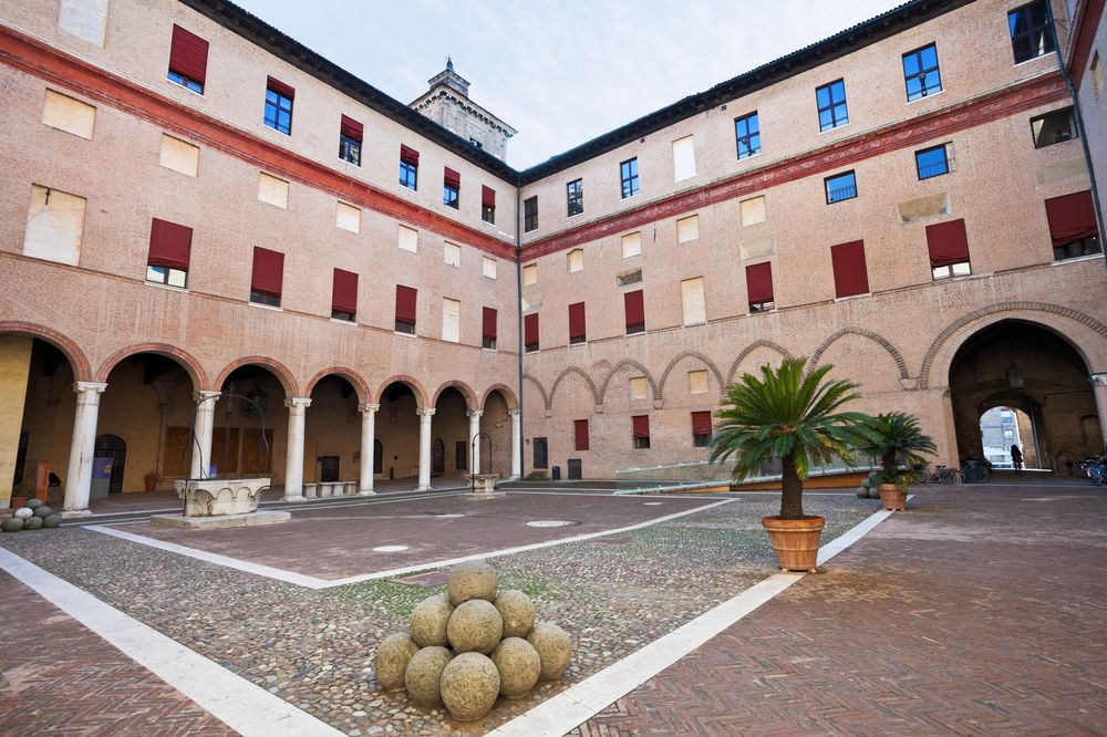 Castello Estense interno